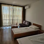 Family House Manolov *