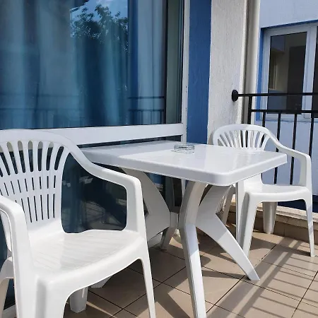 Отель Family House Manolov Обзор