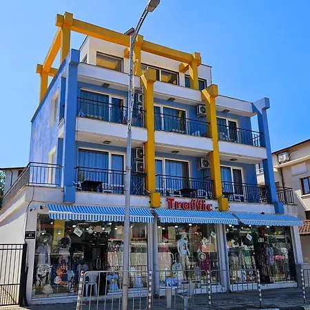Family House Manolov 호텔 *