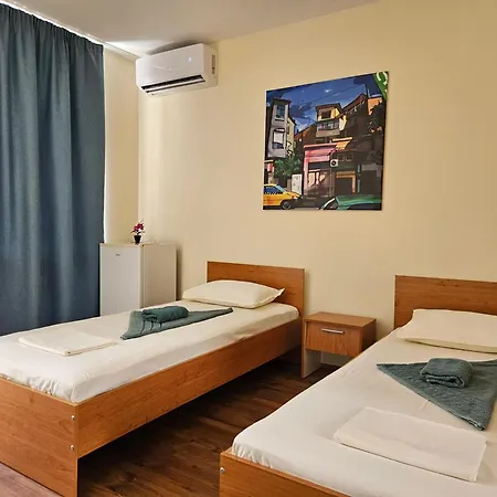 Family House Manolov Отель