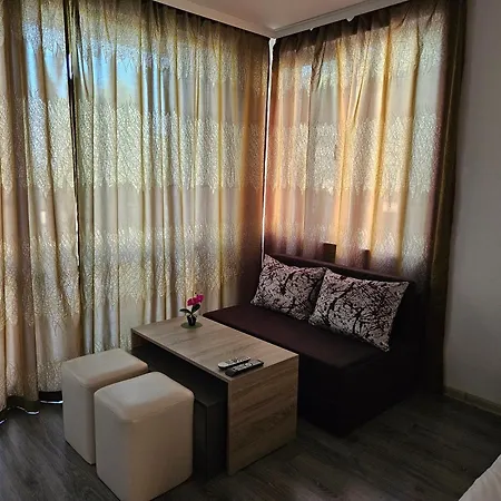 Family House Manolov Hotel