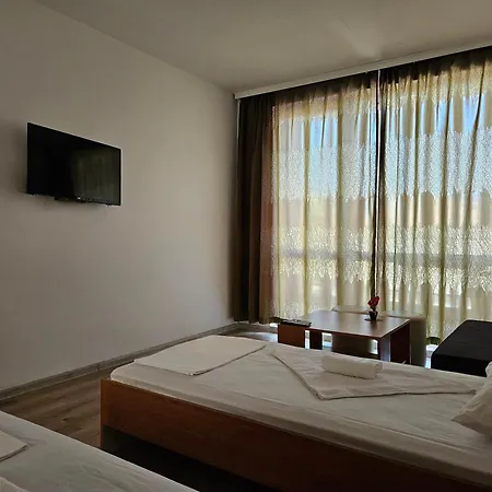 Отель Family House Manolov