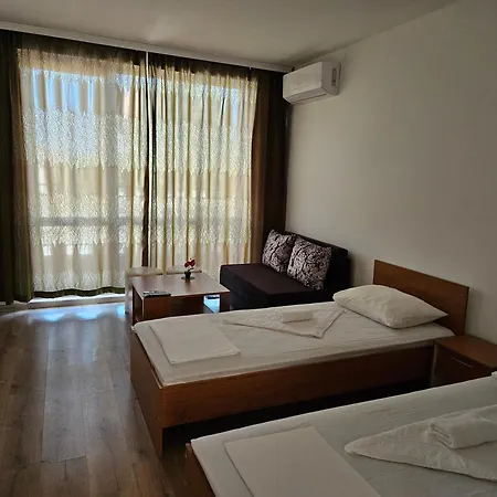 Family House Manolov *